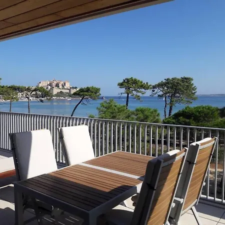 Avec Vue Exceptionnelle, A 50 M Apartmán